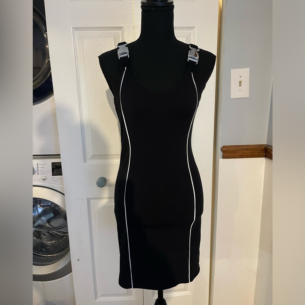 Medium black fitted dress